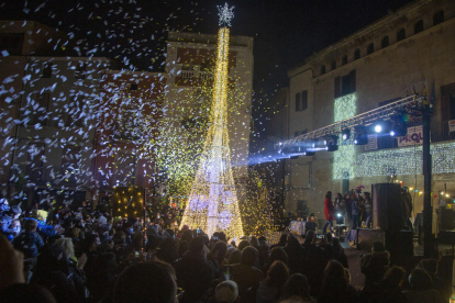 L’encesa de llums de Nadal va estar acompanyada per un espectacle audiovisual.