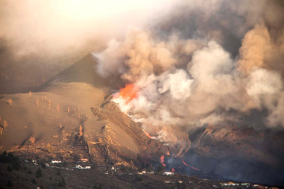 La lava del volcán de La Palma cubre 338 hectáreas, incluido terreno ganado al mar