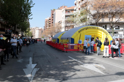 Salud alarga una hora el cribado masivo en Lleida a causa de la alta demanda