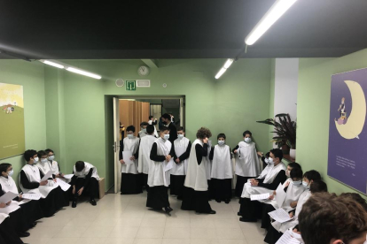 Alumnos de Montserrat posan en una de sus aulas.