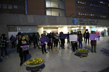 Protesta a l’Hospital del Pallars, on des d’aquest mes es poden practicar avortaments farmacològics.
