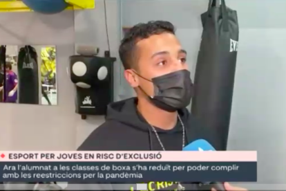 El jove Salah Eddine, en una entrevista de Lleida TV a l’abril.