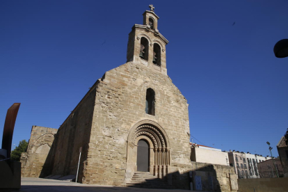 Façana de Sant Martí de Lleida, amb el pòrtic d'El Tormillo.