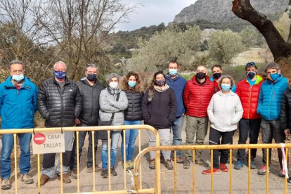 Empresarios de la Vall d’Àger temen que el desfiladero siga cerrado durante meses, lo que afecta a sus negocios de turismo.