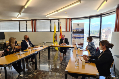La reunió de les presidencies dels consells comarcals de l'Alt Pirineu i la síndica d'Aran.