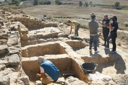 Los arqueólogos presentaron ayer el resultado de cuatro semanas de excavaciones en el yacimiento.