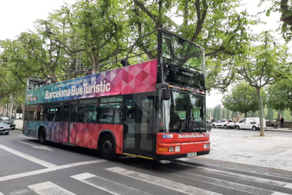El bus turístico de Barcelona, este jueves en Lleida.