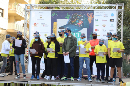 Imatge dels assistents a la cursa i la caminada que es va celebrar ahir a Balaguer en el marc de la festa del Posa’t la Gorra.