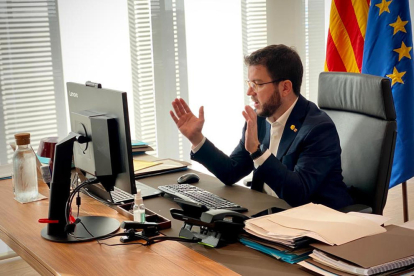 El vicepresident Pere Aragonès presidint una reunió del comitè executiu de crisi de la covid-19.