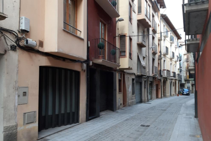 La calle Capdevila de La Seu, lugar en el que tuvo lugar la reyerta.