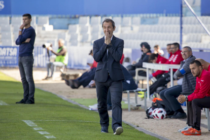 Joan Carles Oliva, amb un expressiu gest, ahir al partit contra el Sabadell.