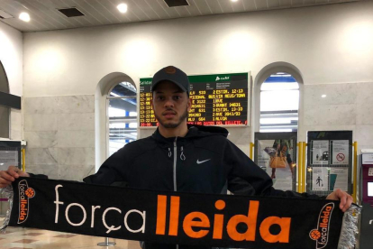 Eddy Polanco, ahir a l’arribada a l’estació de tren de Lleida.