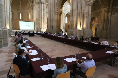 El acto de constitución de la mesa transversal para la recuperación de la ciudad de Lleida.