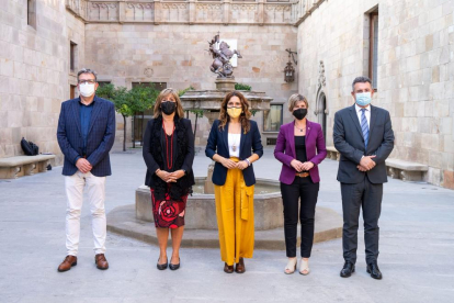 Presidentes de las diputaciones catalanas con la consellera Vilagrà.