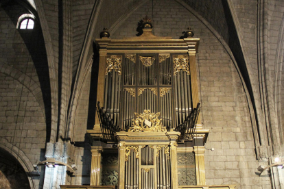 El órgano de la catedral de Solsona, en fase de restauración.