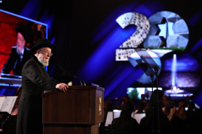 El rabí Meir Lau, supervivent de l’Holocaust, va pronunciar un emotiu discurs durant l’acte.