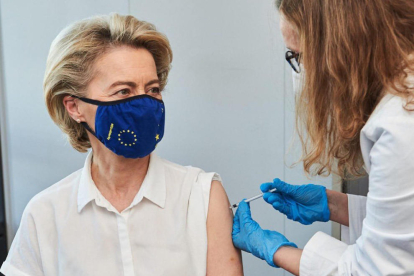 La presidenta de la Comissió Europea es va vacunar ahir.