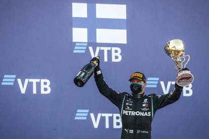 Valtteri Bottas celebra la victòria al Gran Premi de Rússia de Fórmula 1.