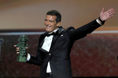 Pedro Almodóvar es va convertir en el gran protagonista de la vetllada amb la seua pel·lícula autobiogràfica ‘Dolor y gloria’, que va aconseguir set dels principals premis Goya.