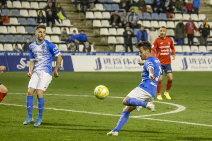 Cano va tenir una ocasió molt clara per empatar abans del gol d’Adri León.