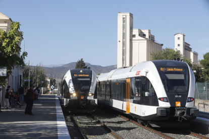 Els dos trens de la línia ahir a Balaguer.