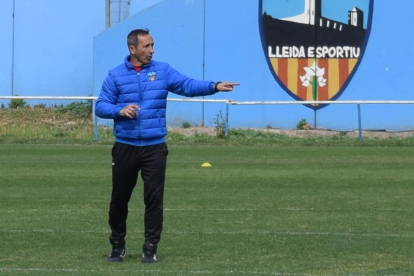 Joan Carles Oliva, durante el entrenamiento de ayer.