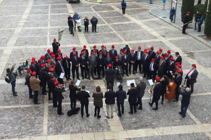 Recital del Cor de Caramelles de la Germandat de Sant Sebastià, ayer en la capital del Alt Urgell. 