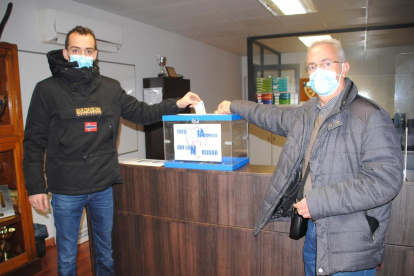 El CFJ Mollerussa ha instalado una urna para recaudar dinero para la familia de Julià Fortuny.