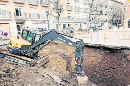 Treballs de sanejament han revelat l’existència d’una antiga bassa a Fraga.