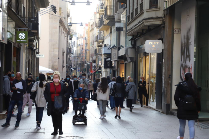 L’Eix Comercial de la ciutat de Lleida, ahir a la tarda.