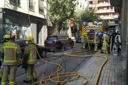 L'incendi ha afectat un edifici del carrer Manuel del Palacio de Lleida.