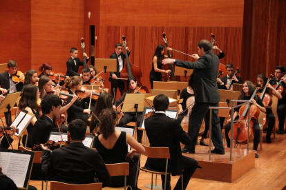 Una actuación de la Jove Orquestra de Ponent en el Auditori Municipal Enric Granados de Lleida.