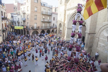 Exhibició castellera a Agramunt amb els Castellers de Lleida, els Margeners de Guissona i els Bordegassos de Vilanova.