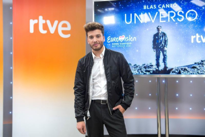 El cantante Blas Cantó, excomponente de Auryn, presentó ayer el videoclip y la canción ‘Universo’.