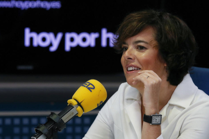 La vicepresidenta del Govern, Soraya Sáenz de Santamaria, en una entrevista a la SER.