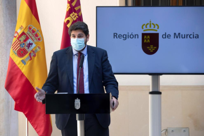 El president de la Comunitat de Múrcia Fernando López Miras, ahir en roda de premsa.