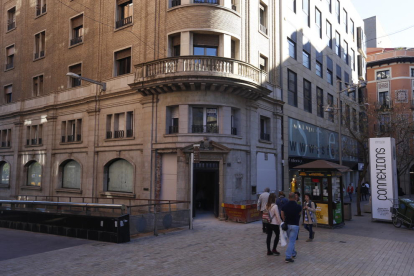 Vista del local, ubicat a la cantonada amb el carrer Saragossa.