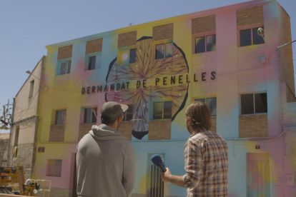 'El foraster' descobreix els murals i grafitis de Penelles