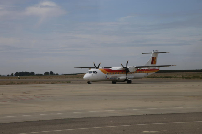 Alguaire cierra la temporada de vuelos de verano con un ligero aumento de viajeros