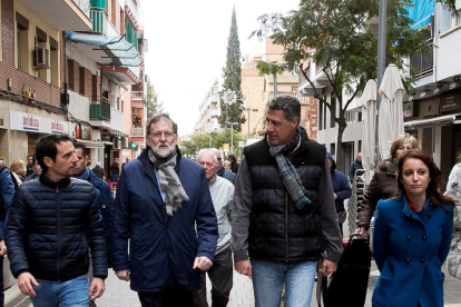 Rajoy va passejar per Castelldefels amb Albiol i Andrea Levy.