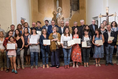 Un moment de l’entrega dels Premis Literaris Homilies a l’església de Santa Maria d’Organyà.