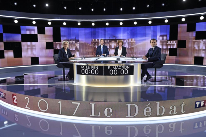 Marine Le Pen i Emmanuel Macron van protagonitzar més de dos hores de dur debat cara a cara.