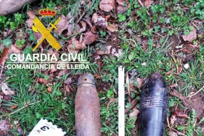 El proyectil y la granada de mano hallados en Conca de Dalt. 