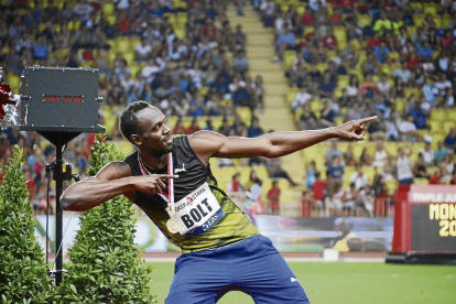 Usain Bolt festeja su último triunfo en Mónaco. 