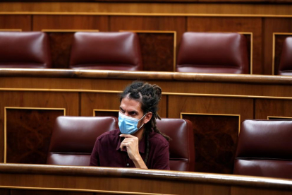 El diputado de Podemos Alberto Rodríguez durante un pleno del Congreso.