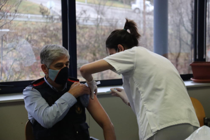 Vacunación a personas dependientes a domicilio en Lleida.