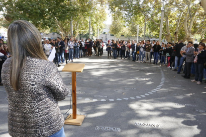 Lectura d’un manifest davant de l’edifici del Rectorat a Lleida.