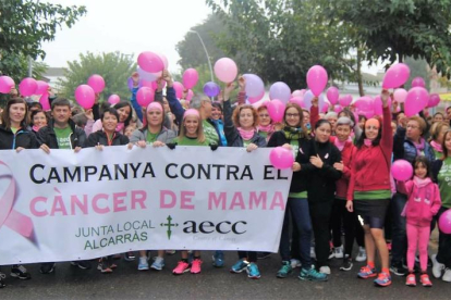 Imagen de archivo de una caminata contra el cáncer en Alcarràs. 