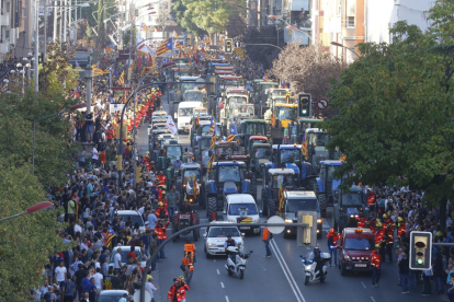 Els tractors van encapçalar la manifestació a la capital.