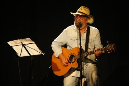 El cantantor mallorquín Tomeu Penya, en un concierto en junio del año pasado en el Cafè del Teatre.